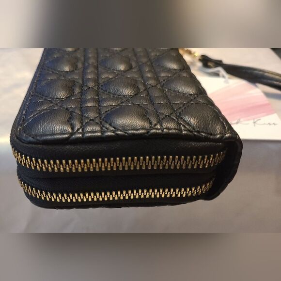 Blush Kiss NWT Women's Black Soft Faux Leather Wallet with Gold Hardware Hearts - Picture 4 of 6